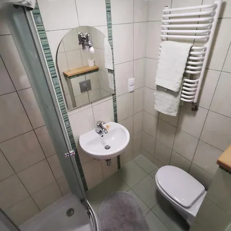 Na Potoku * 扎科帕内